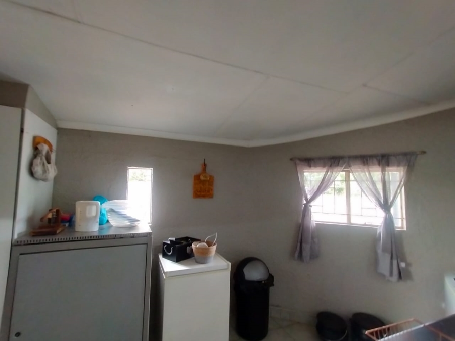 5 Bedroom Property for Sale in Greenhills Gauteng