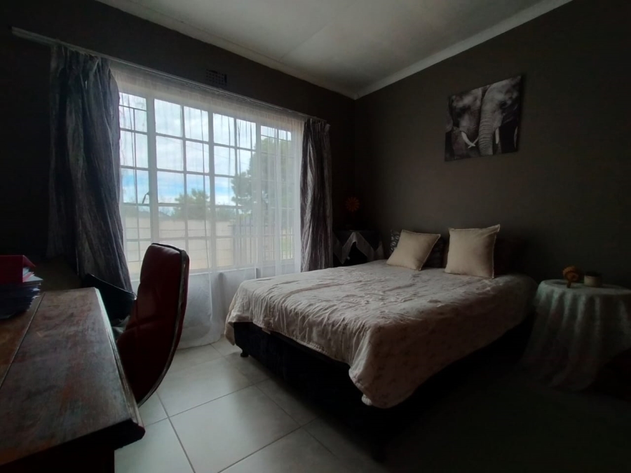 5 Bedroom Property for Sale in Greenhills Gauteng