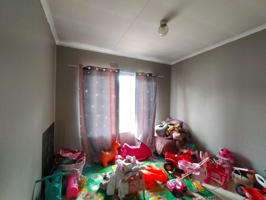 5 Bedroom Property for Sale in Greenhills Gauteng