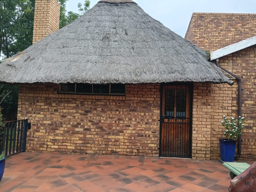 3 Bedroom Property for Sale in Westonaria Gauteng