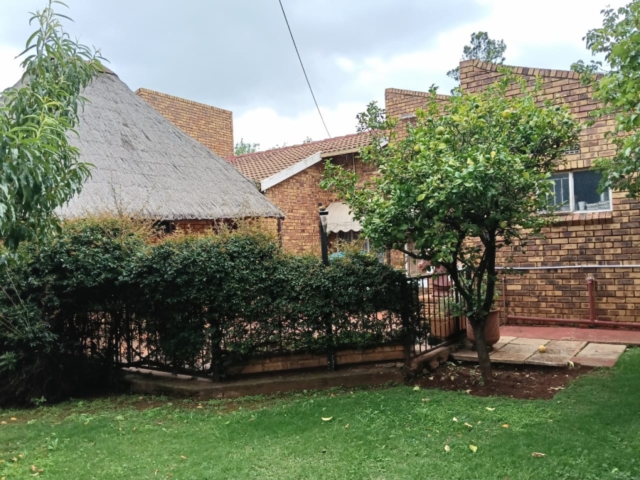 3 Bedroom Property for Sale in Westonaria Gauteng