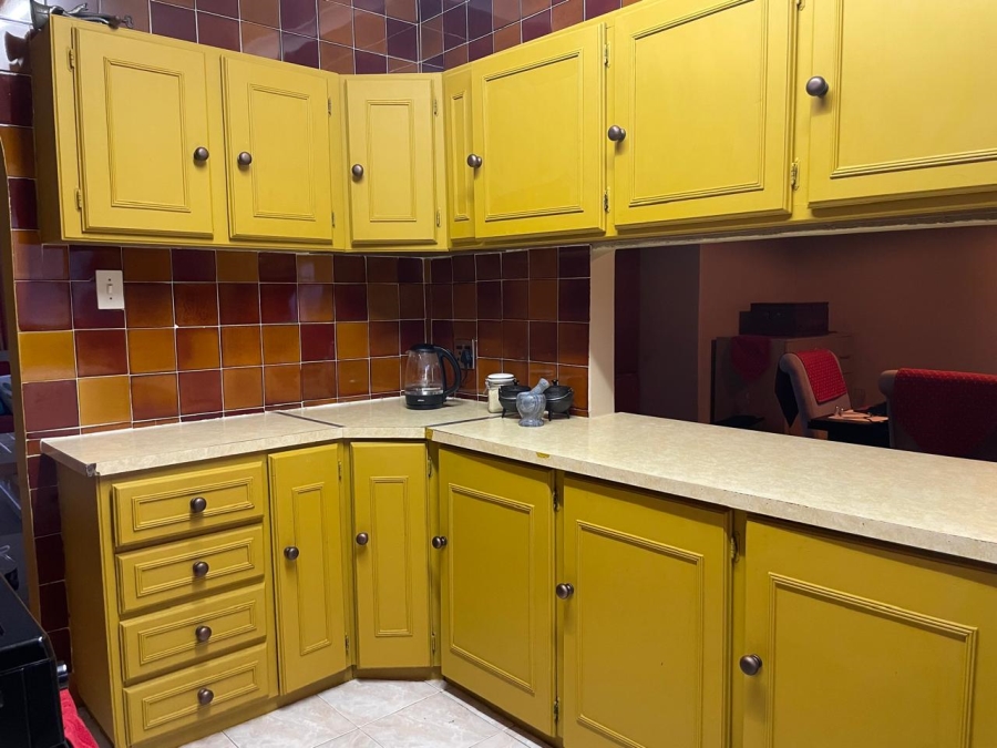 2 Bedroom Property for Sale in Greenhills Gauteng