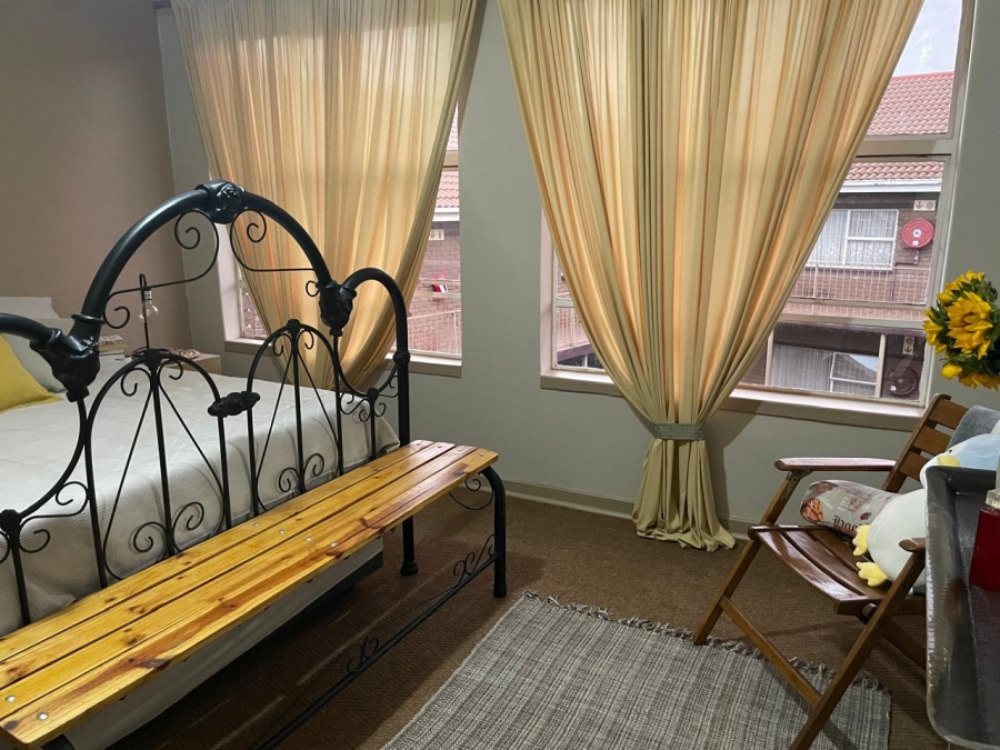 2 Bedroom Property for Sale in Greenhills Gauteng