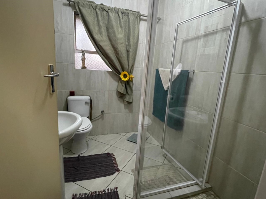 2 Bedroom Property for Sale in Greenhills Gauteng