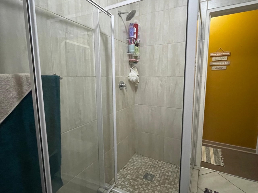 2 Bedroom Property for Sale in Greenhills Gauteng