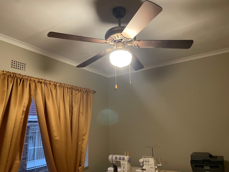 2 Bedroom Property for Sale in Greenhills Gauteng