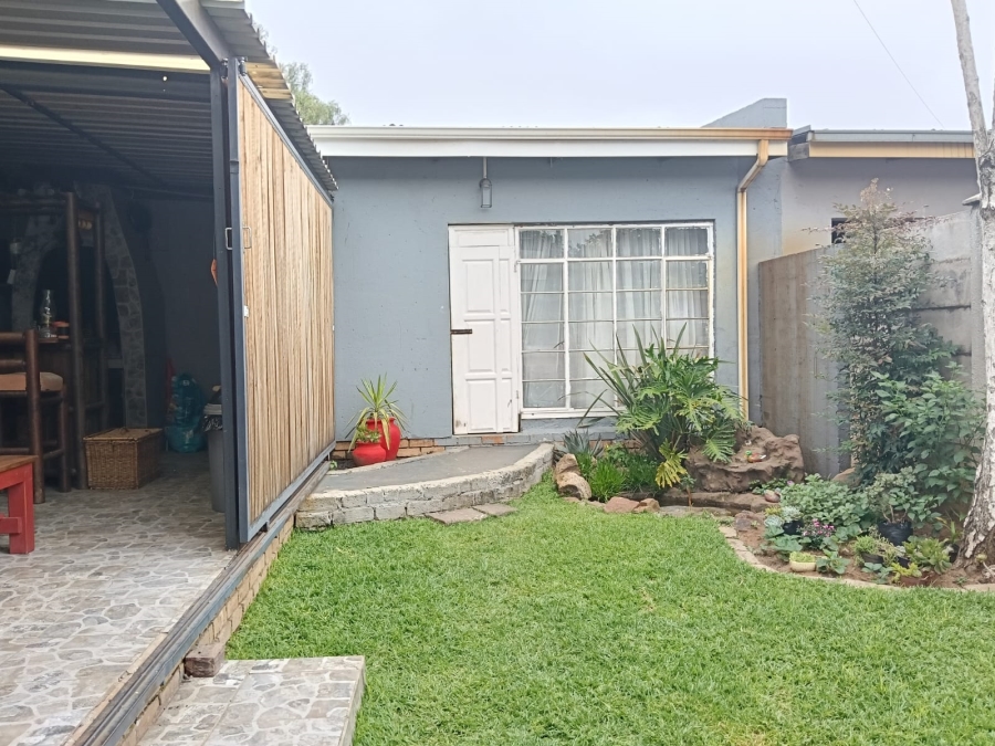 3 Bedroom Property for Sale in Helikonpark Gauteng