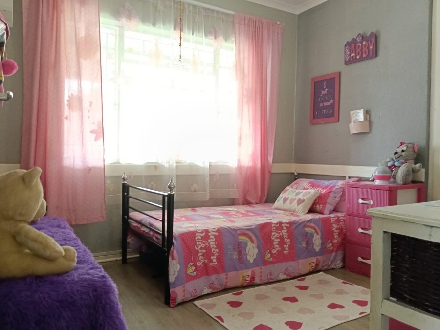 3 Bedroom Property for Sale in Helikonpark Gauteng