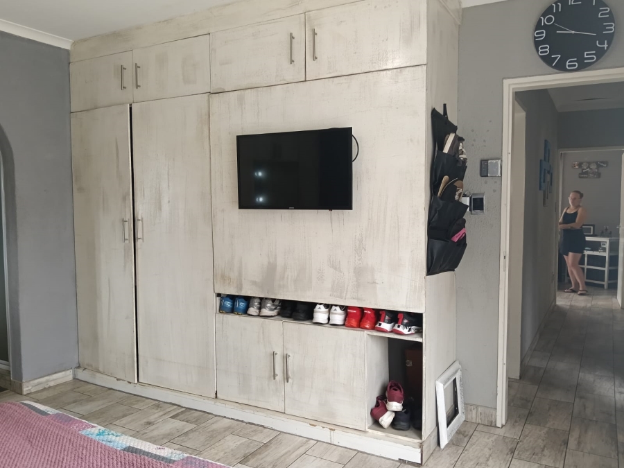 3 Bedroom Property for Sale in Helikonpark Gauteng