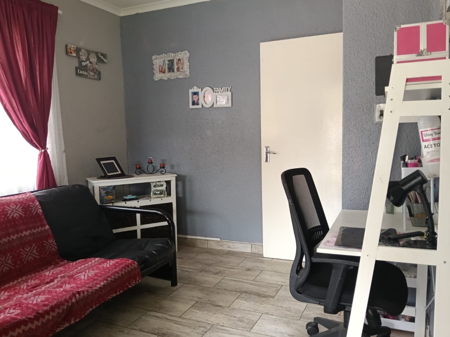 3 Bedroom Property for Sale in Helikonpark Gauteng