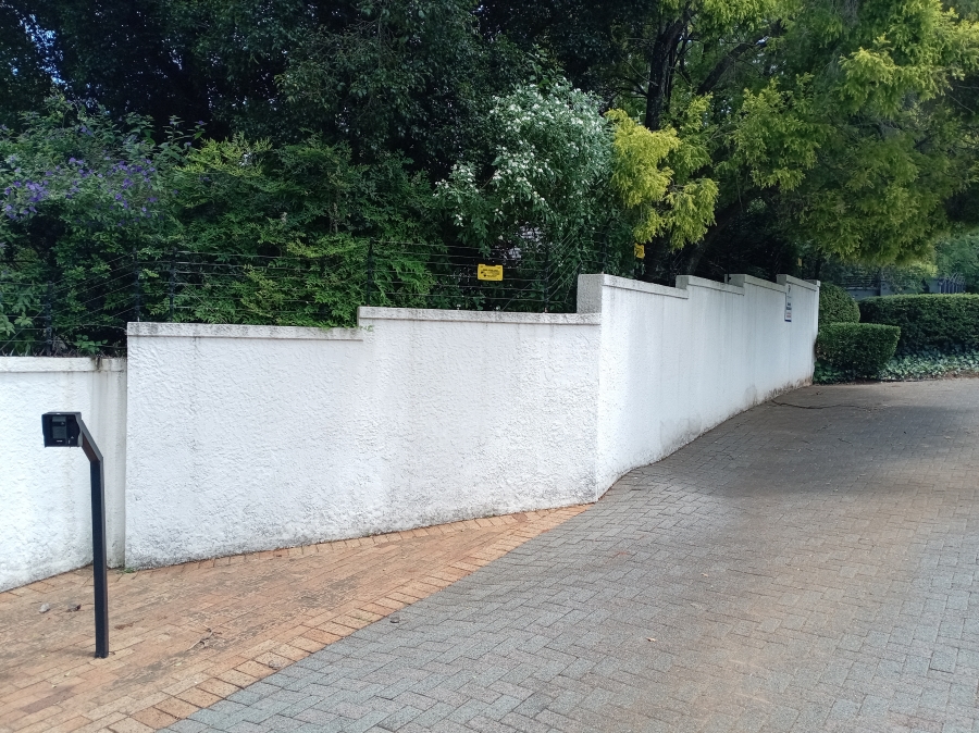 6 Bedroom Property for Sale in Darrenwood Gauteng