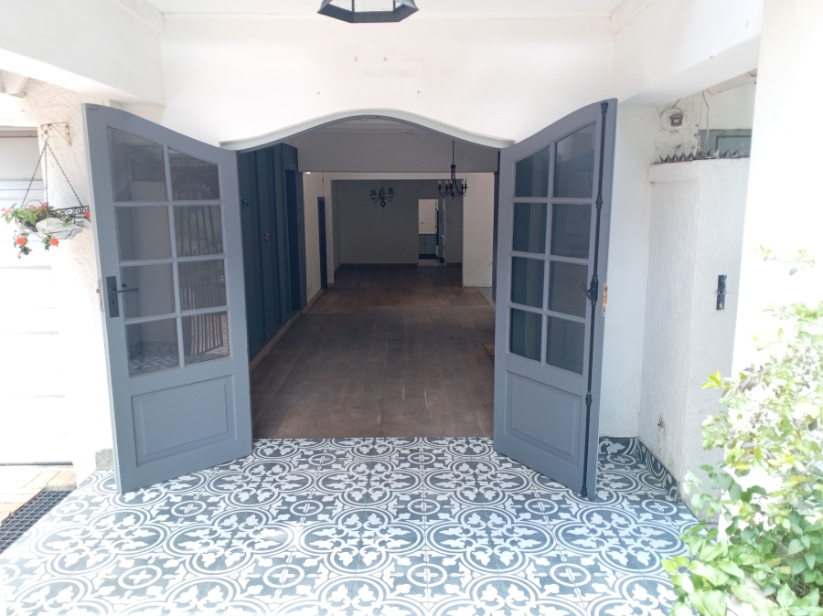 6 Bedroom Property for Sale in Darrenwood Gauteng