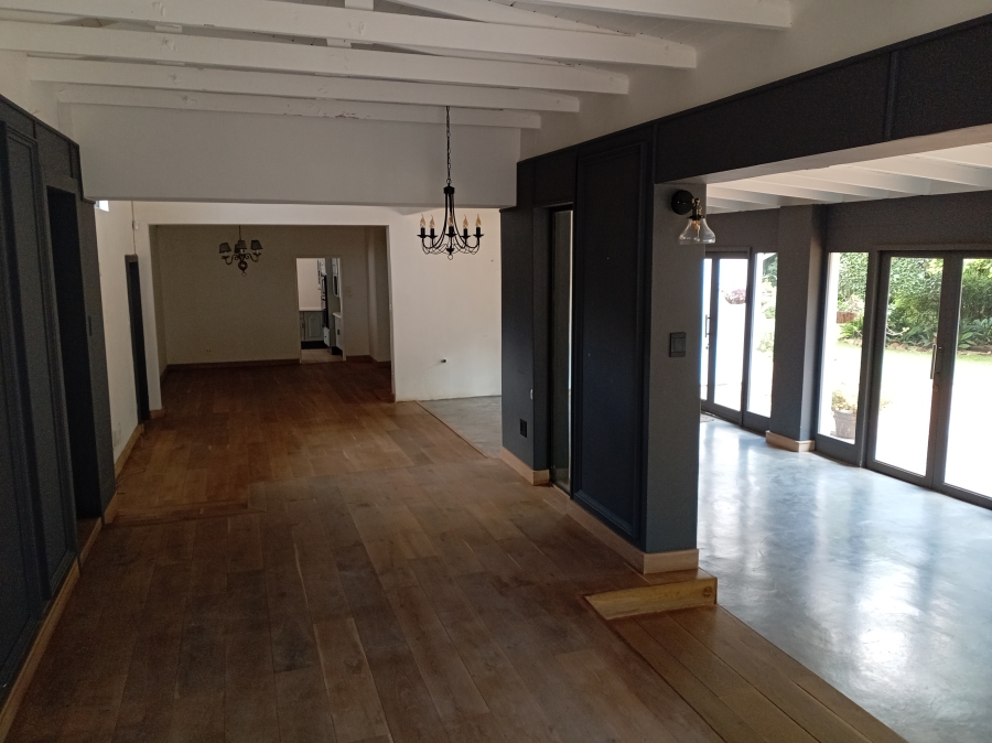 6 Bedroom Property for Sale in Darrenwood Gauteng