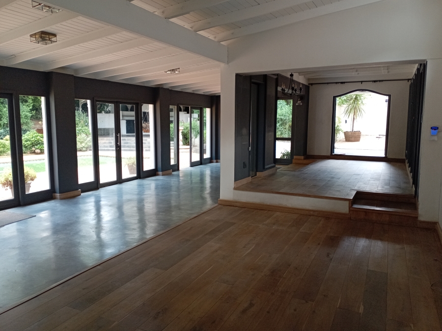 6 Bedroom Property for Sale in Darrenwood Gauteng