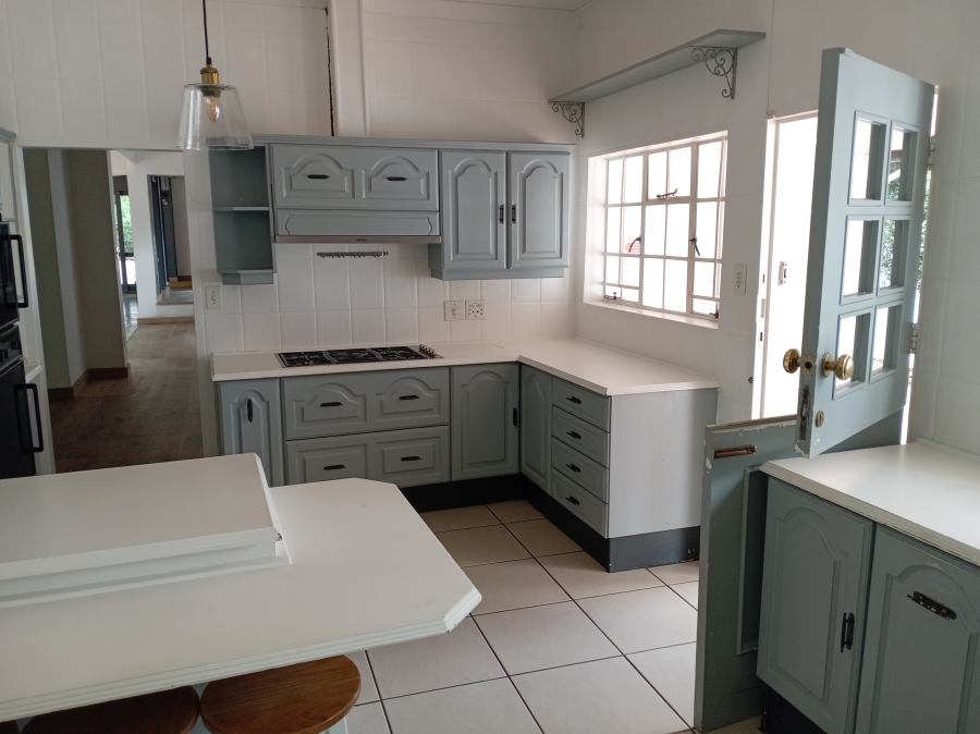 6 Bedroom Property for Sale in Darrenwood Gauteng