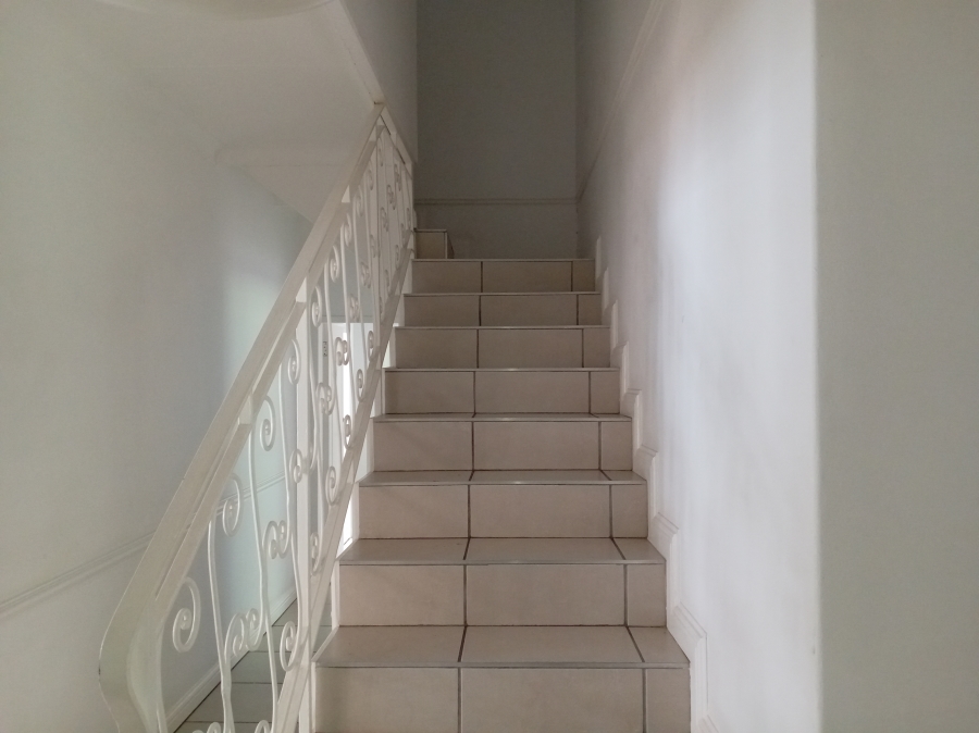 6 Bedroom Property for Sale in Darrenwood Gauteng