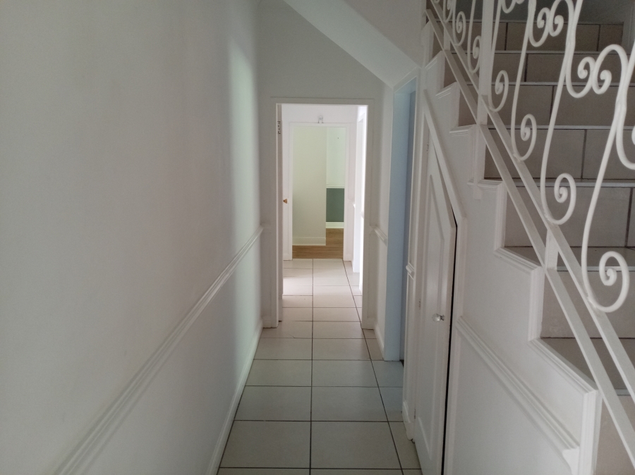 6 Bedroom Property for Sale in Darrenwood Gauteng