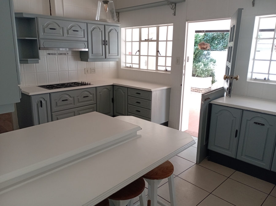 6 Bedroom Property for Sale in Darrenwood Gauteng