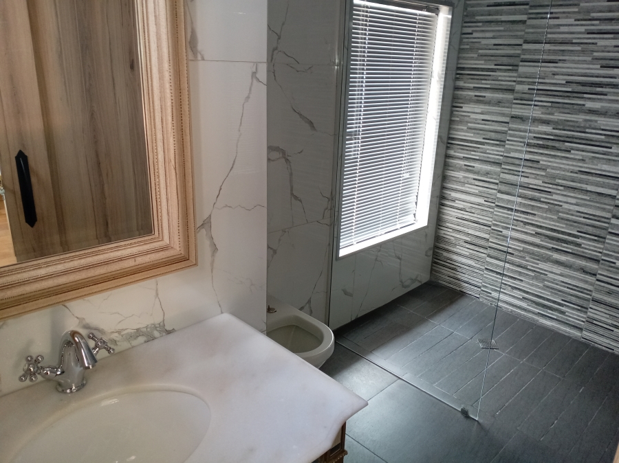 6 Bedroom Property for Sale in Darrenwood Gauteng