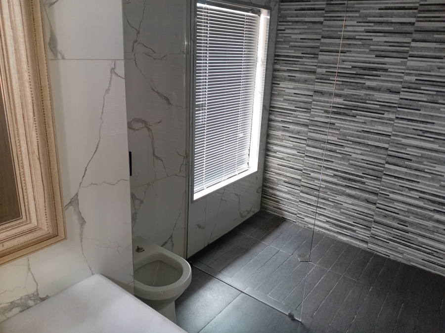 6 Bedroom Property for Sale in Darrenwood Gauteng