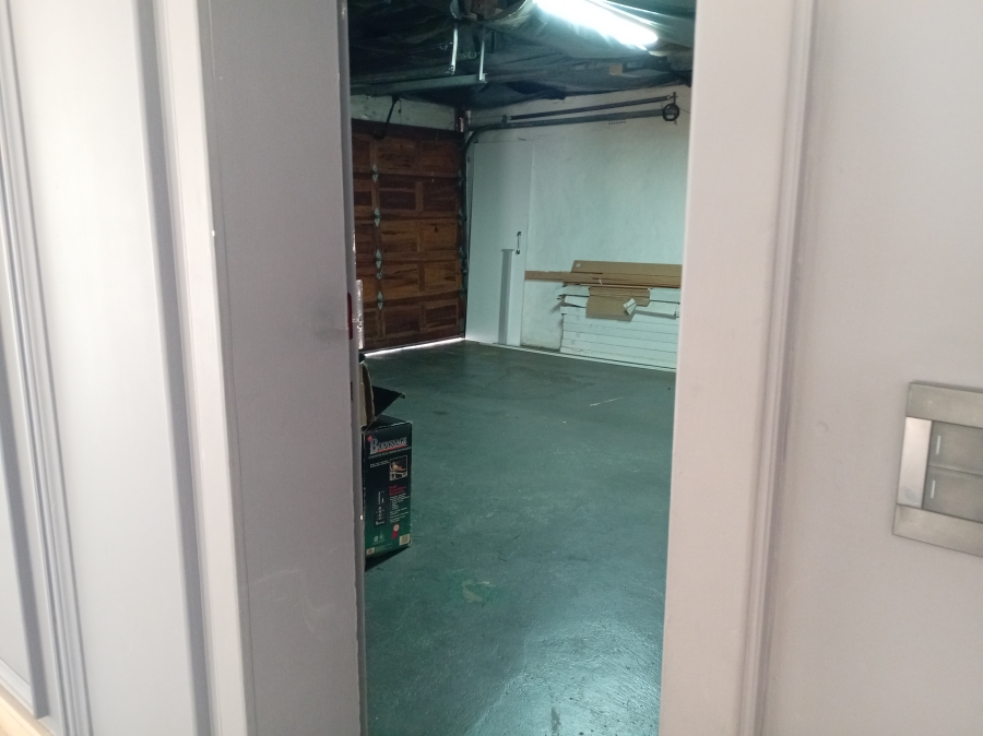 6 Bedroom Property for Sale in Darrenwood Gauteng