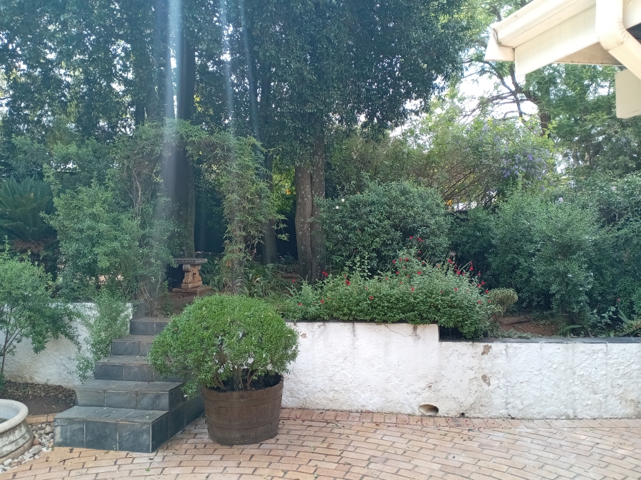 6 Bedroom Property for Sale in Darrenwood Gauteng