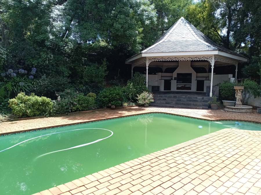 6 Bedroom Property for Sale in Darrenwood Gauteng