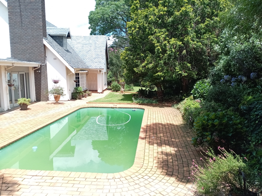 6 Bedroom Property for Sale in Darrenwood Gauteng