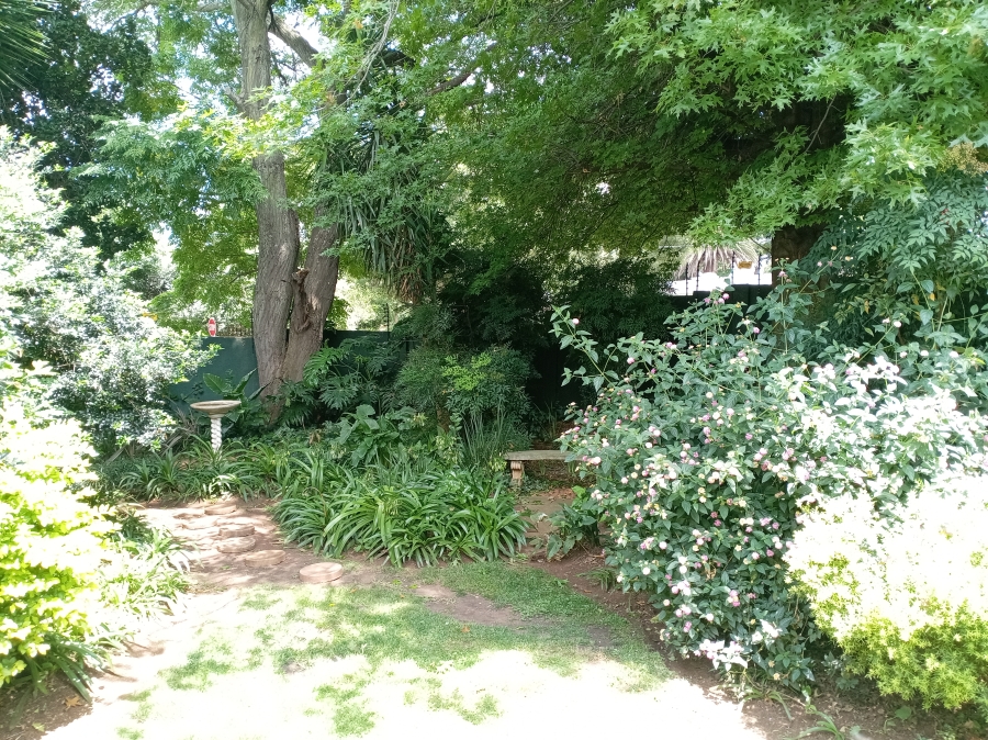 6 Bedroom Property for Sale in Darrenwood Gauteng