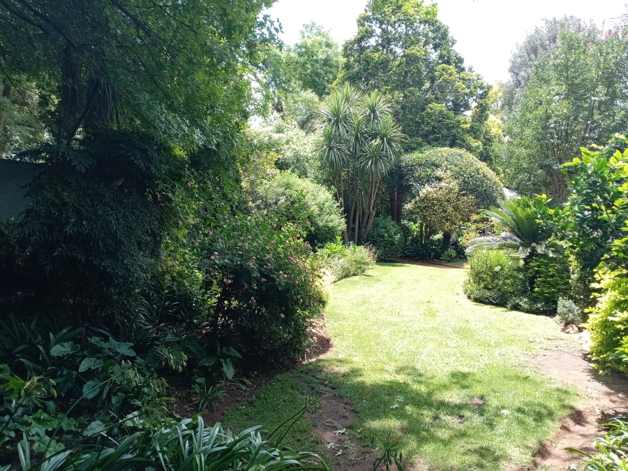 6 Bedroom Property for Sale in Darrenwood Gauteng