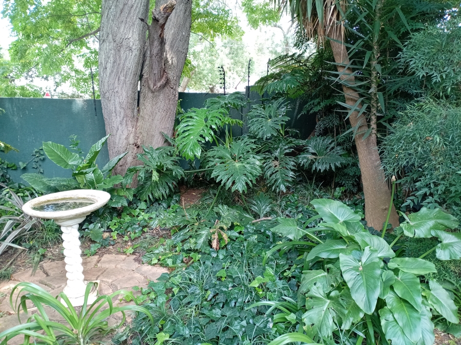 6 Bedroom Property for Sale in Darrenwood Gauteng