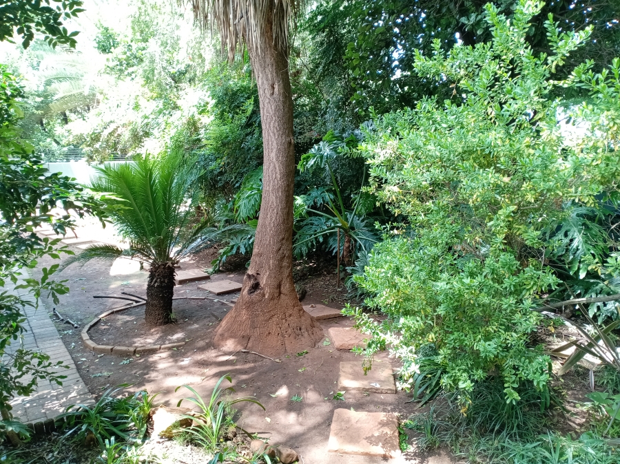 6 Bedroom Property for Sale in Darrenwood Gauteng