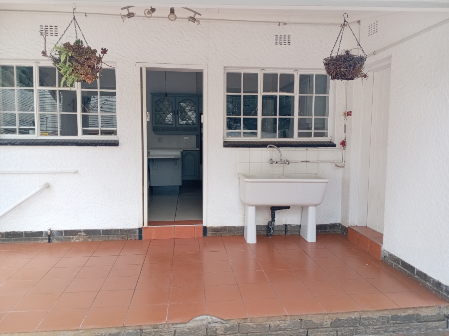 6 Bedroom Property for Sale in Darrenwood Gauteng