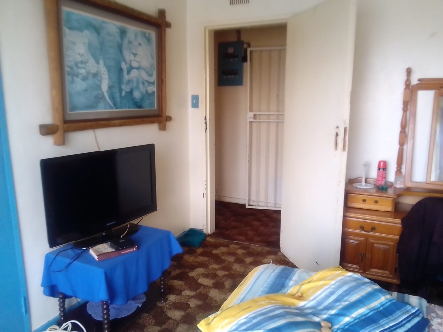 5 Bedroom Property for Sale in Middelvlei A H Gauteng