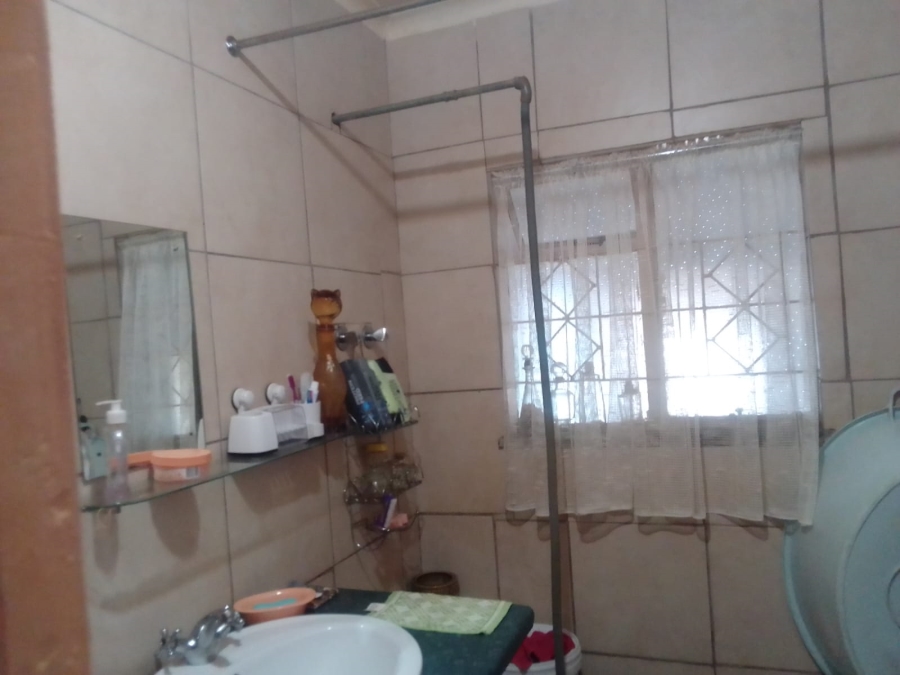 5 Bedroom Property for Sale in Middelvlei A H Gauteng