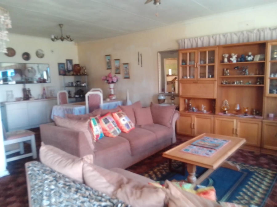 5 Bedroom Property for Sale in Middelvlei A H Gauteng