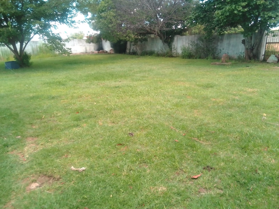 5 Bedroom Property for Sale in Middelvlei A H Gauteng