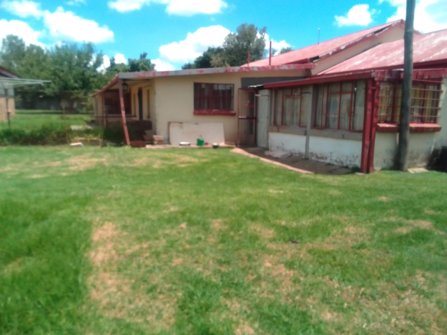 5 Bedroom Property for Sale in Middelvlei A H Gauteng