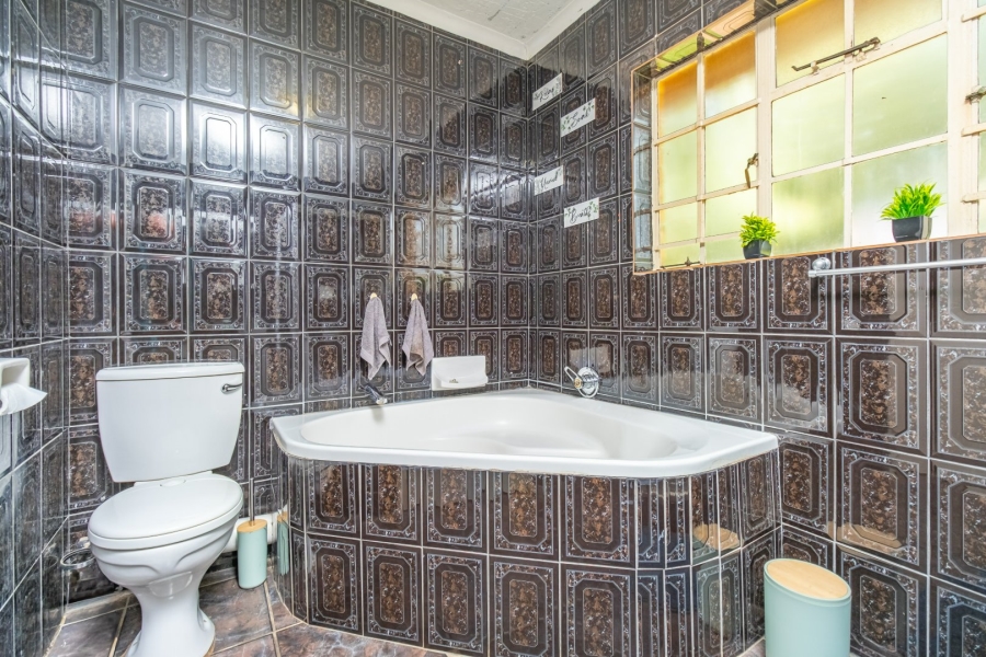 4 Bedroom Property for Sale in Noordheuwel Gauteng