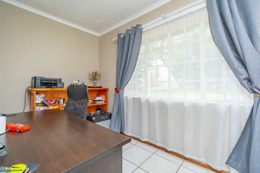 4 Bedroom Property for Sale in Noordheuwel Gauteng