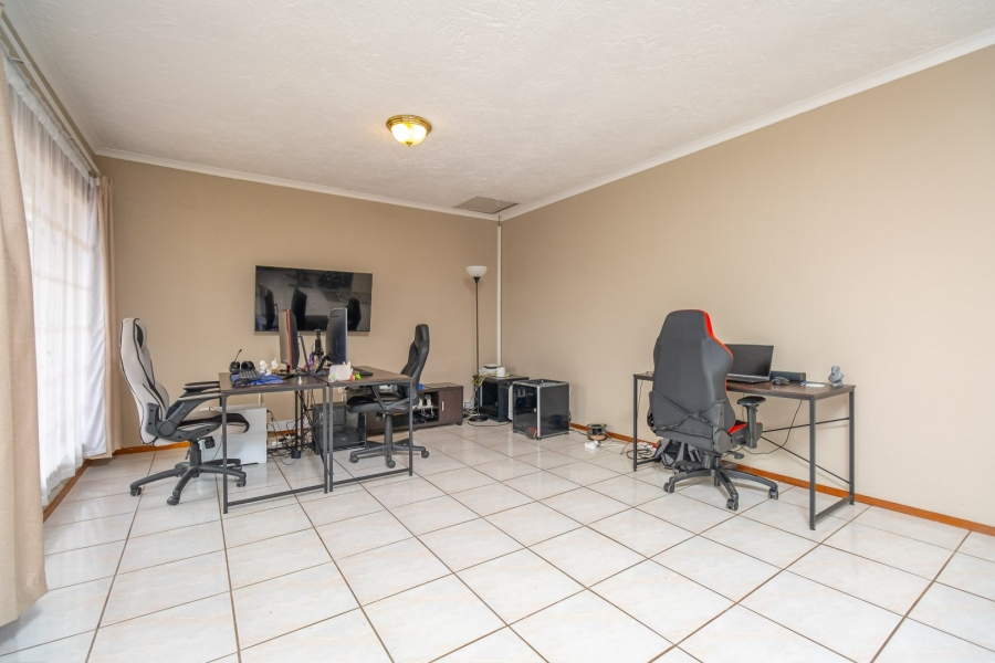 4 Bedroom Property for Sale in Noordheuwel Gauteng