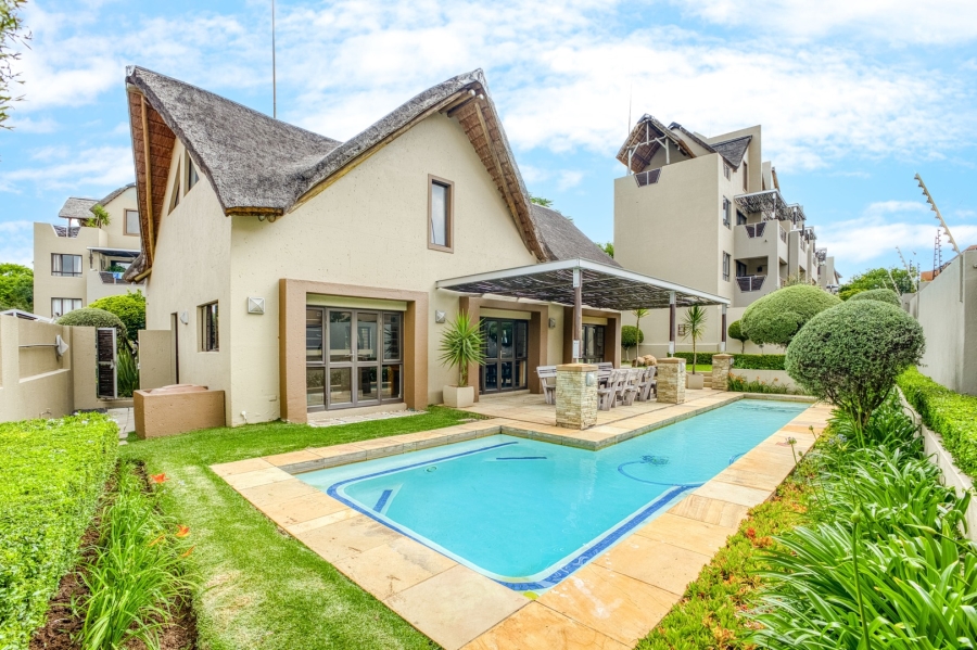 To Let 2 Bedroom Property for Rent in Lonehill Gauteng