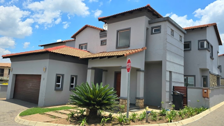 3 Bedroom Property for Sale in Blue Valley Golf Estate Gauteng