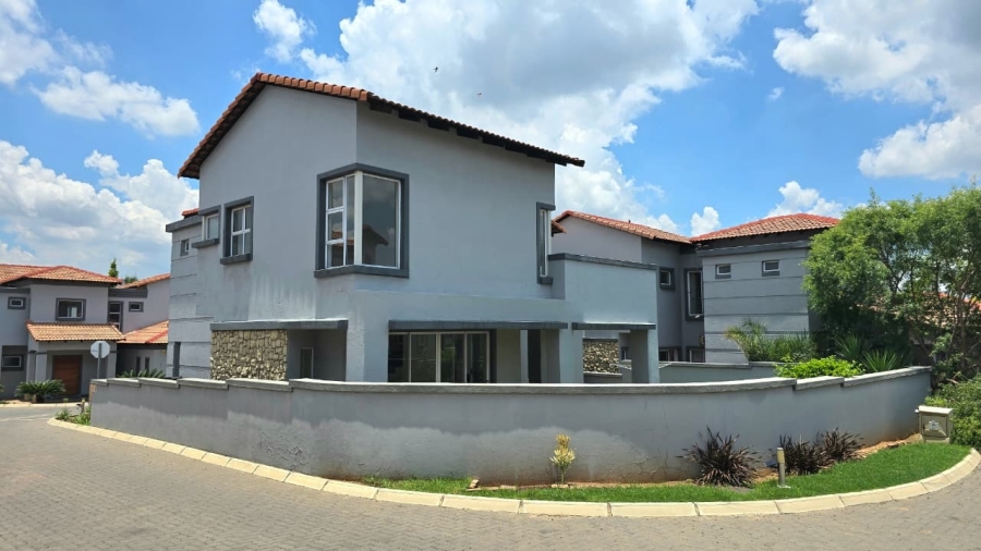 3 Bedroom Property for Sale in Blue Valley Golf Estate Gauteng