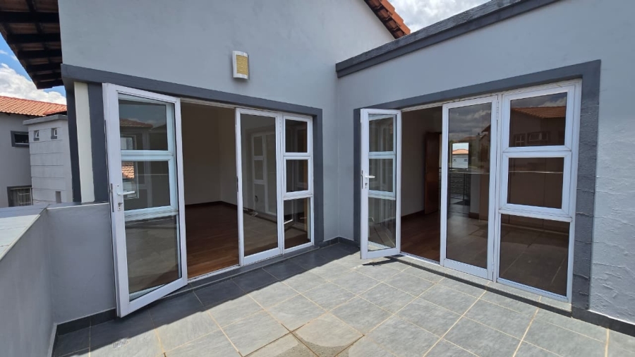 3 Bedroom Property for Sale in Blue Valley Golf Estate Gauteng