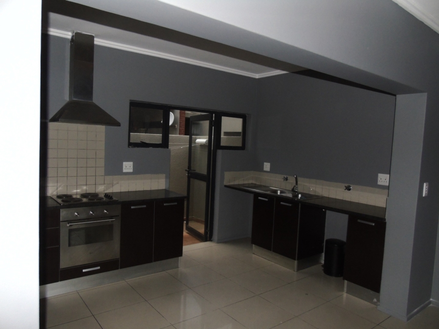 To Let 3 Bedroom Property for Rent in Fourways Gauteng