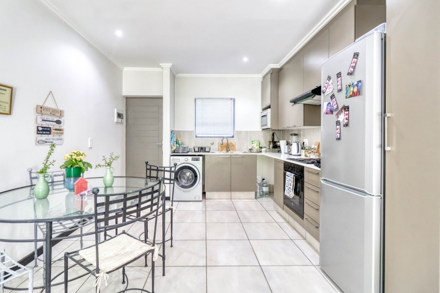 To Let 2 Bedroom Property for Rent in Lonehill Gauteng