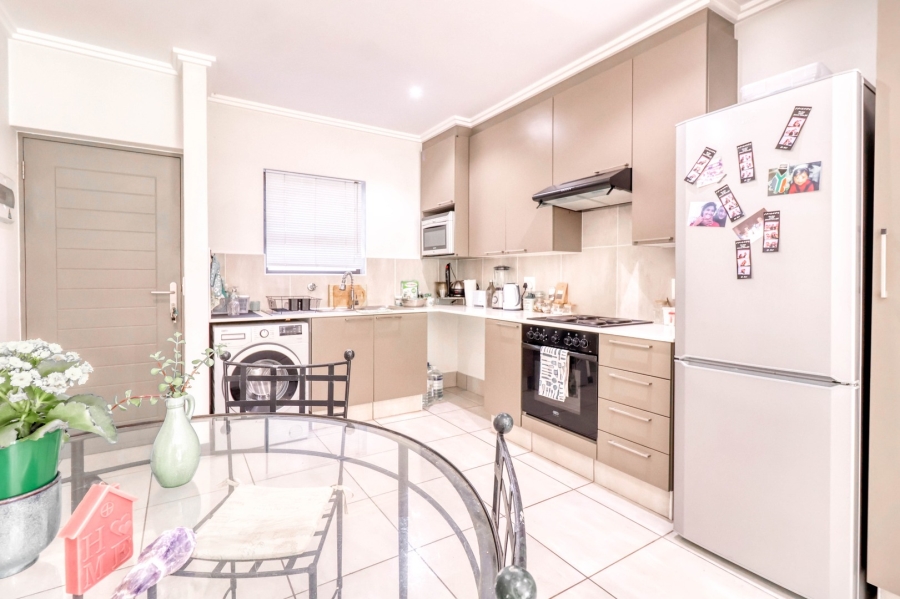 To Let 2 Bedroom Property for Rent in Lonehill Gauteng