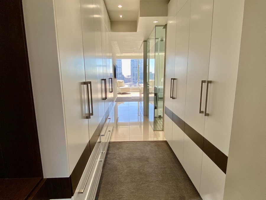 To Let 2 Bedroom Property for Rent in Sandhurst Gauteng