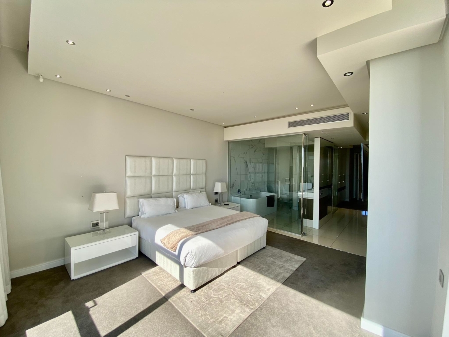 To Let 2 Bedroom Property for Rent in Sandhurst Gauteng